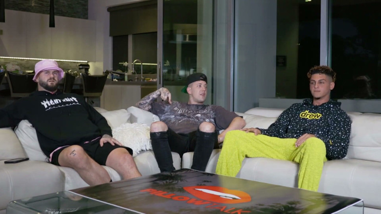 Pillow Talk: S＊x Orgies with Andreas Eskander