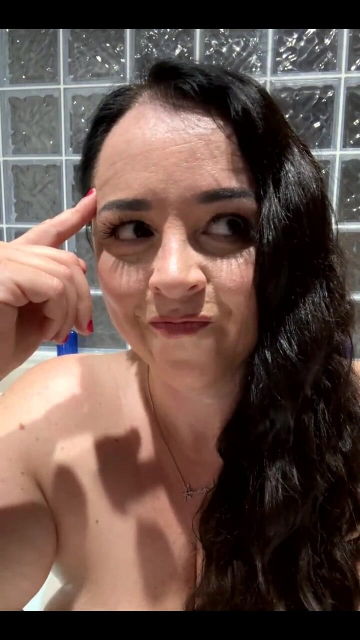 Amanda Thickk: 화장실 스트림