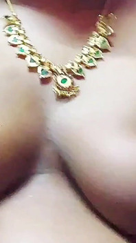 Le porno X de ma belle-mère indienne sexy de mon ami