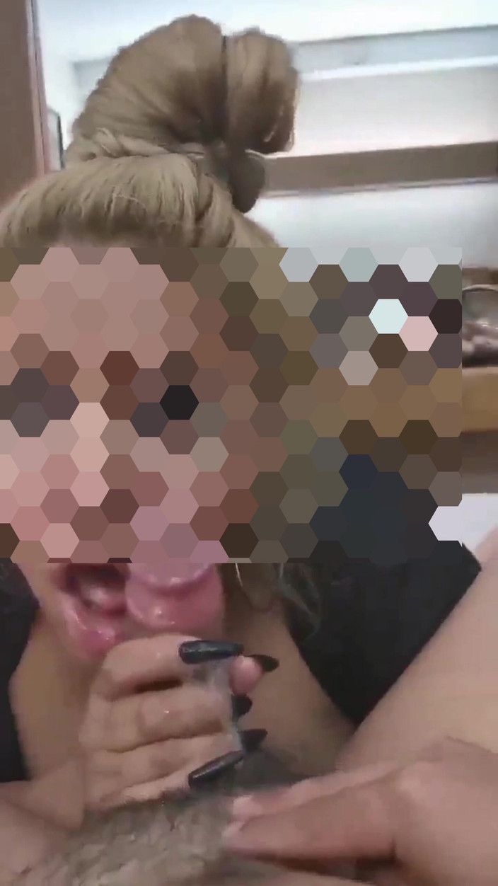 VioletOffer97: Me Encanta Atragantarme Con Su Pene