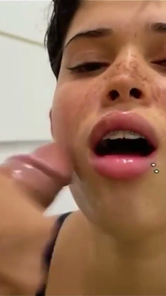 fadynha: Beyaz kız oral seks