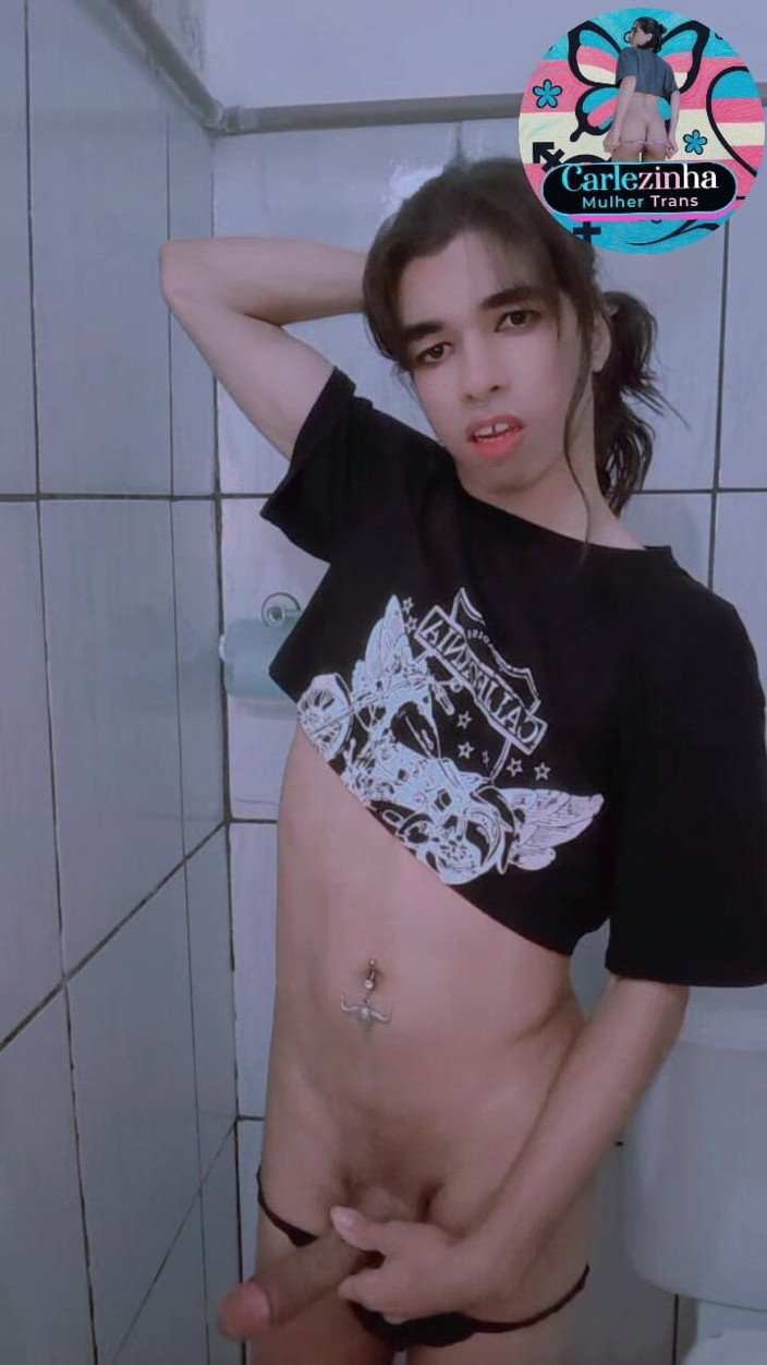 Carlezinha Mulher trans: Mevrouw S. Carla trekt hard aan het haar van deze...
