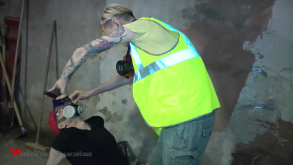 Wanheldvig: Nicky deepthroat denk dalam gasmask