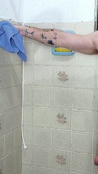 Mi ha scopata in bagno molto bene nel pelo