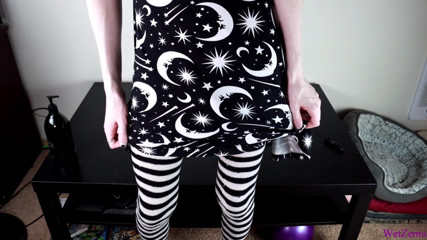 WetZemu: Halloween prostituta goza um mês antes