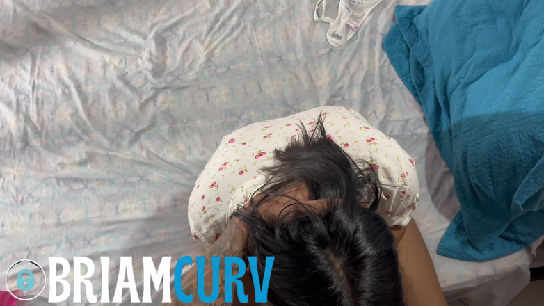 BriamCurveX: 나는 그녀의 자위를 발견하고 그녀의 입에 내 자지를 넣어