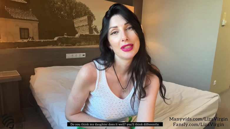 SaintVirginPro: Ateşli orta yaşlı seksi kadın üvey kızının erkek arkadaşını emiyor