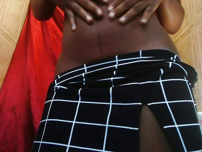 Delicious open butt: Si rambut coklat remaja super panas melancap super kaya