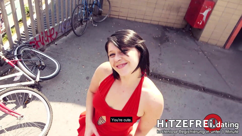 Hitzefrei: Мини-хоткор, глупым трахнул незнакомец на улице!