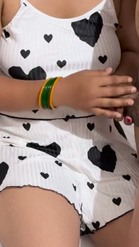 Sexo nocturno completo con gran culo de esposa india