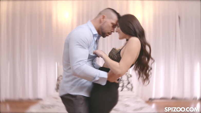 Spizoo: Mulut katy rose si cewek hot rambut cokelat penuh sperma