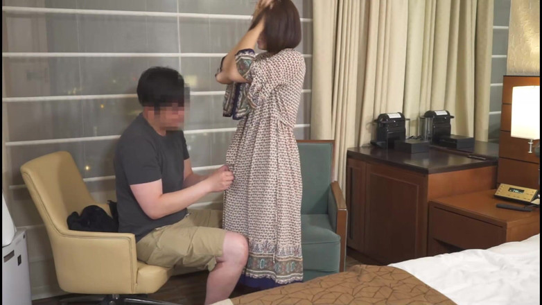 Strix: 젊은 이들이 섹스에 관심을 잃고 있는 것이 사실입니까? 거리에서 일반 남성과 여성에게 낯선 이에게 키스해 달라고 부탁합니다! 3