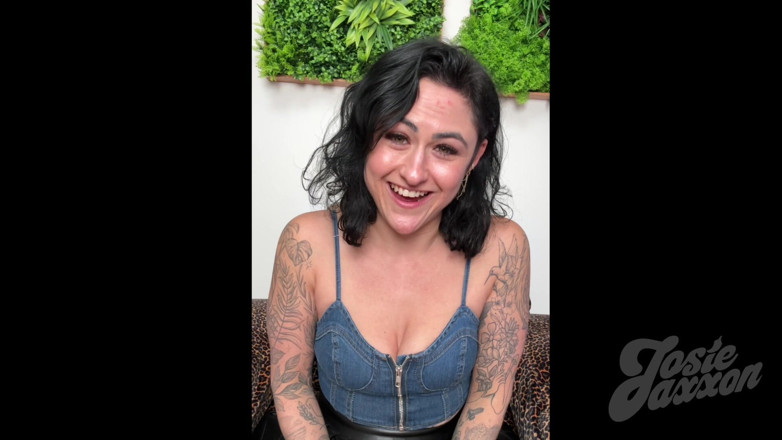 Josie Jaxxon: Duplo boquete atrás da lixeira com facial + beijo de porra