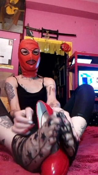 Miss Wagon Vegan Fetish: Bayan wagon vegan - fetiş lastik maskeli