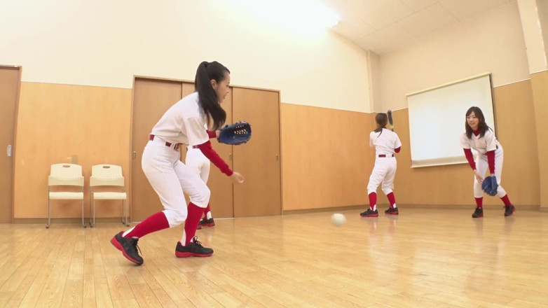 JapaneseAmateur: 日本の野球のスラットたち、パーティー、濡れたアソコ、詰め物入り、乱交、中出し