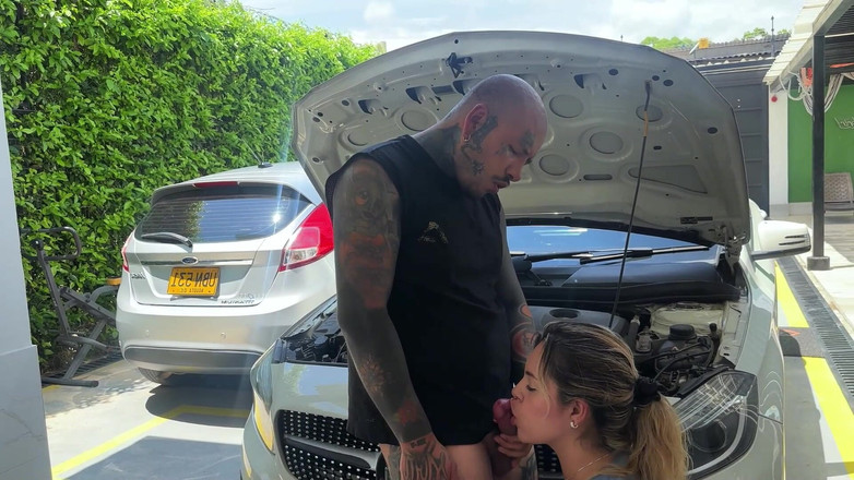 Juliana Rose: Meu carro quebrou e ele comeu minha buceta em troca...