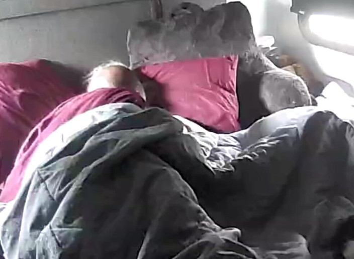 KittieNoOne: Morning Orgasm for Me and Cum Dump for Him