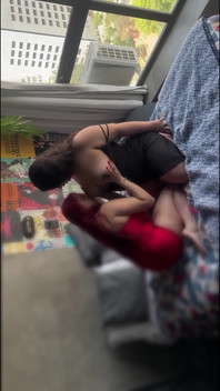 Twee Hete Braziliaanse Meisjes in Doggy