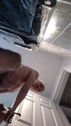 Gordon Uncut: Exhibicionista de cámara pública se folla con tres consoladores grandes...