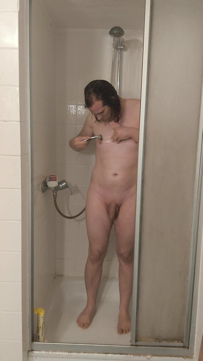 JanineLang: Doccia, rasatura, secca e prendi ormoni