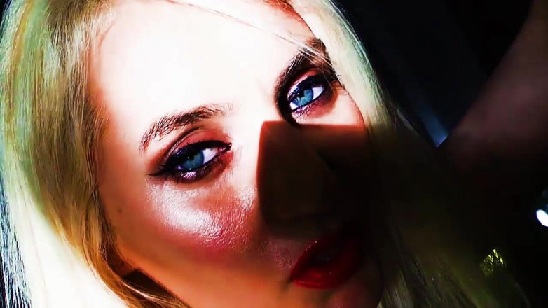 Goddess Celine: Kožená dominance