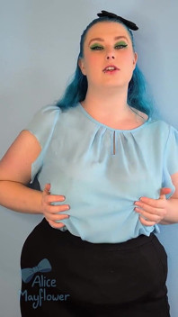 Un écraseur de bites encourage son coaching masturbatoire - fille solo