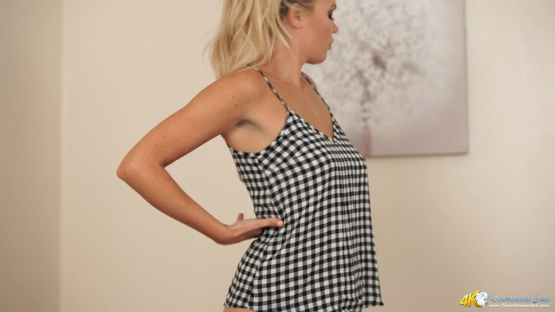 DownblouseJerk: Dekolt perv - JOI