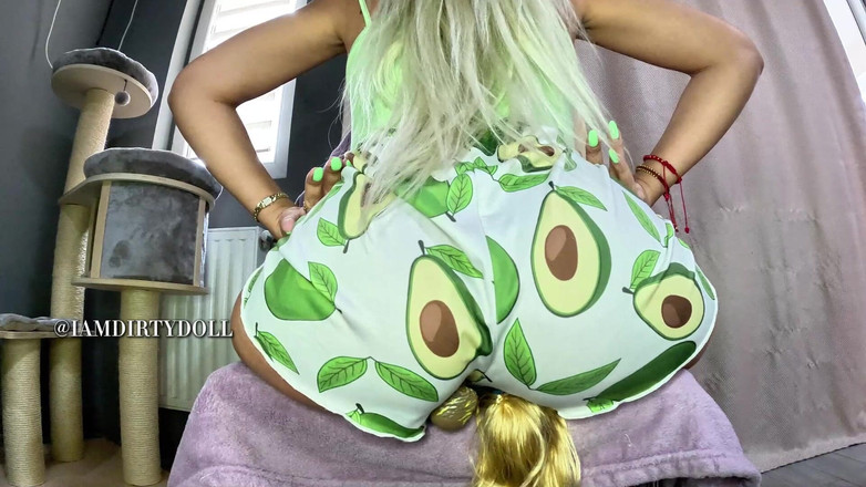iamdirtydoll: Barbie zjada moje pierdy