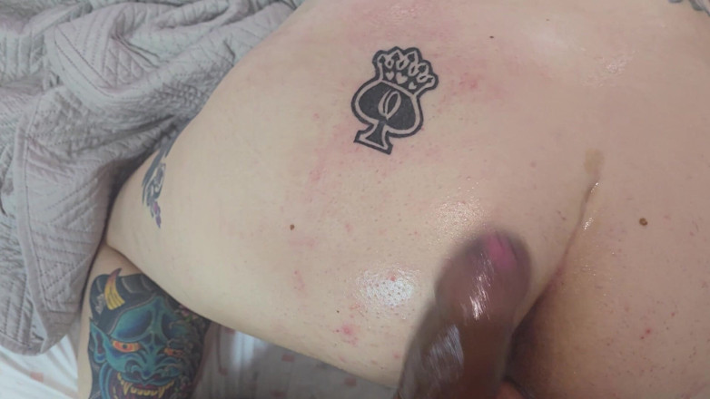 HaremMasterx: Cewek sange ini dicrot di dalam sama kontol raksasa pria...