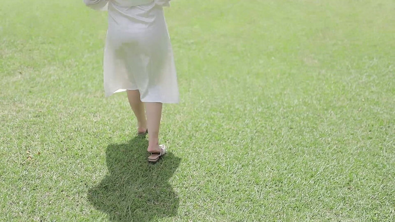 deafheaven666: Video Publik Pertamaku, Masturbasi Dengan Gaun Satin Putihku