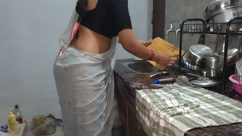 Hotty_ragini: Quando la domestica chiese un aumento di stipendio, il Datore...