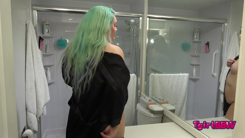 Tgirl BBW: Trans BBW Natalie Presley gets naughty!