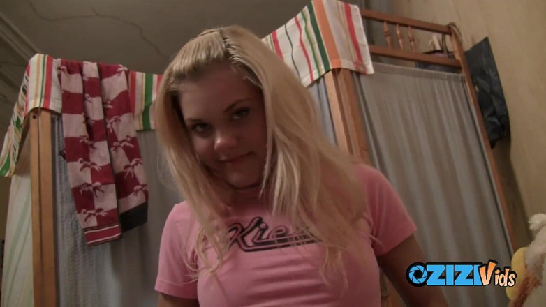 Zizi Vids: Porn-watching couple has oral sex before some hot fucking