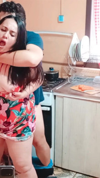 Sex in Der Küche, Als Mutter Den Kühlschrank Öffnet