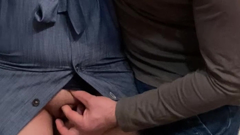 PriyaNaavya: Perverser stiefbruder reibt meine muschi in der u-bahn