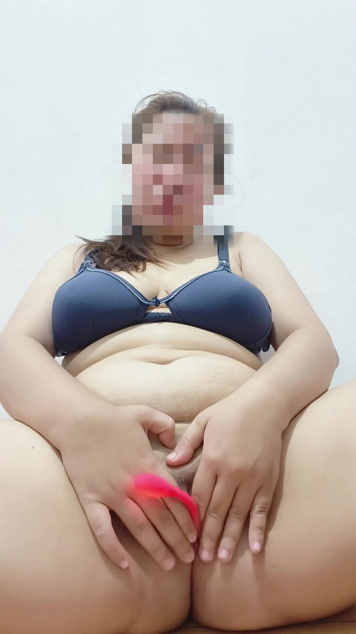 Vaginabig88: Questo grande sbirciato non è stato da molto tempo ed è secco