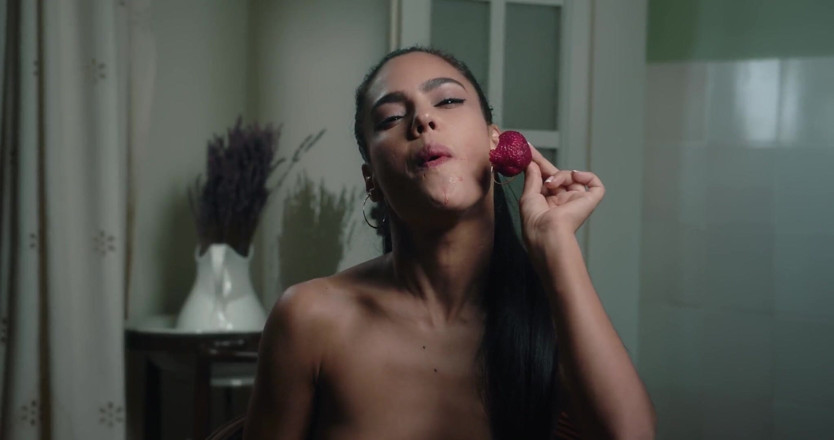 THAGSON: A hot encounter between Apolonia Lapiedra y Baby Nicols