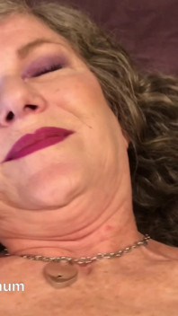 섹시한 GILF 보지 + 후장 섹스 POV! 클로즈업! Maxxximummilf