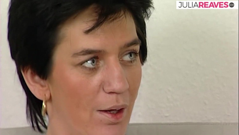 Retro German Casting Tour: La calda MILF si gode un pompino con gola profonda...