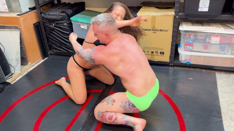 DifferentClimber340: Zum ersten mal cheyenne jewell gegen baxx