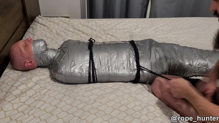 Rope Hunter: Ujistěte se, že maminčin chlapec nikam nechodí