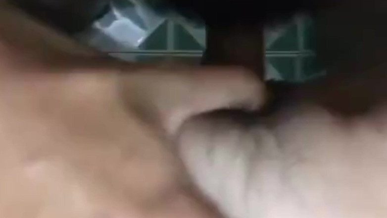 KingLeo: Scopare La Ragazza Di Un Amico Nel Bagno Di Una...