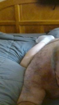Scopando il mio cuscino nel letto