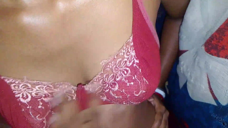 Kolkat: Videoclip sexy cu femei indiene de peste 20 de ani