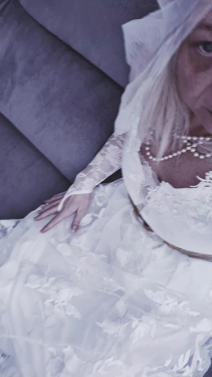 Sofy13: Married Woman Sheet and Slut