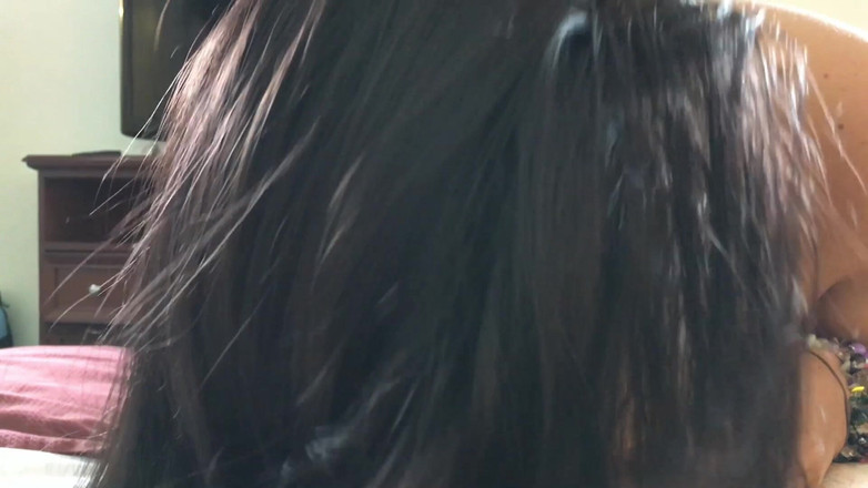 Taboo 305: 자지를 빨아주는 라틴계 여자 밀프