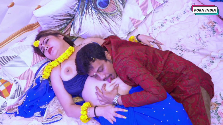 Porn India Studio: Romantyczny gorący seks w nocy poślubnej z mężem