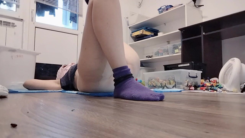 Amateur_MS: Amatérská manželka vysává nahá v domě