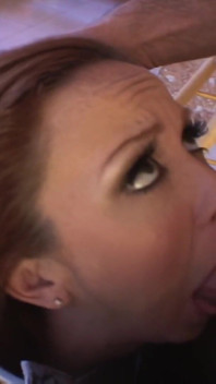 Tvrdý anální sex pro velmi žhavý příspěvek trojice