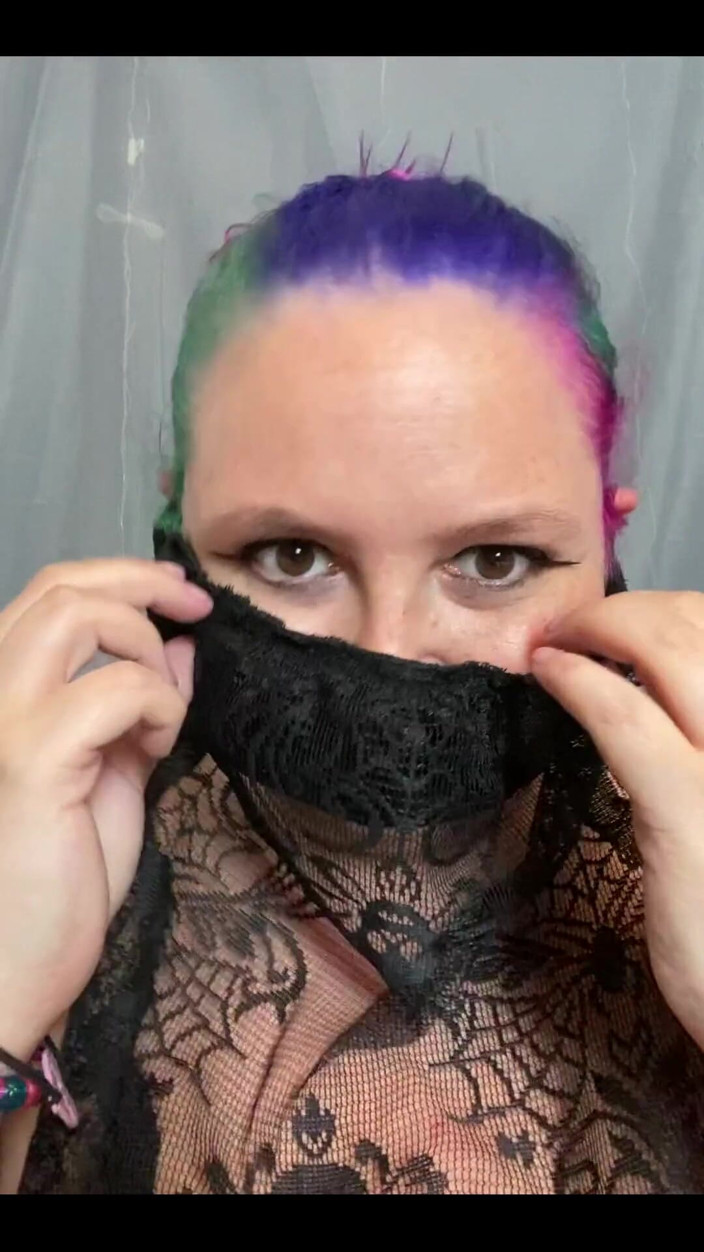 Sara Star: Burleska maska